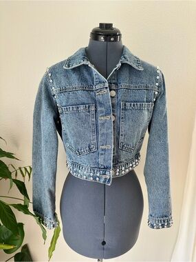 Cropped Studded Blue Denim Jacket